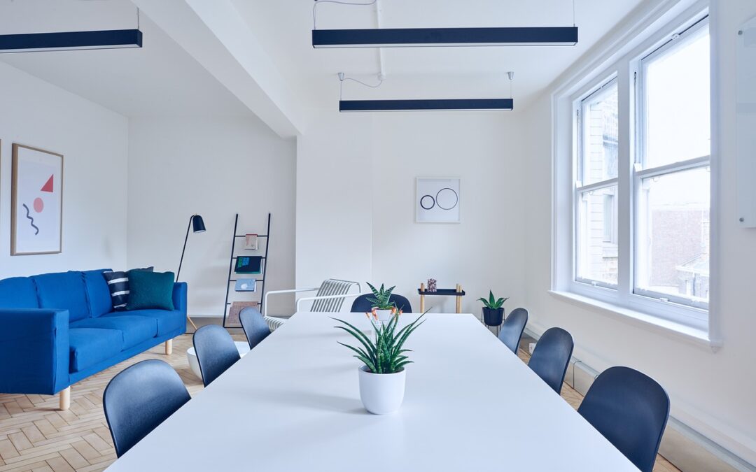 Jaki kolor ściń do białych mebli w salonie? Poradnik wyboru idealnych odcieni